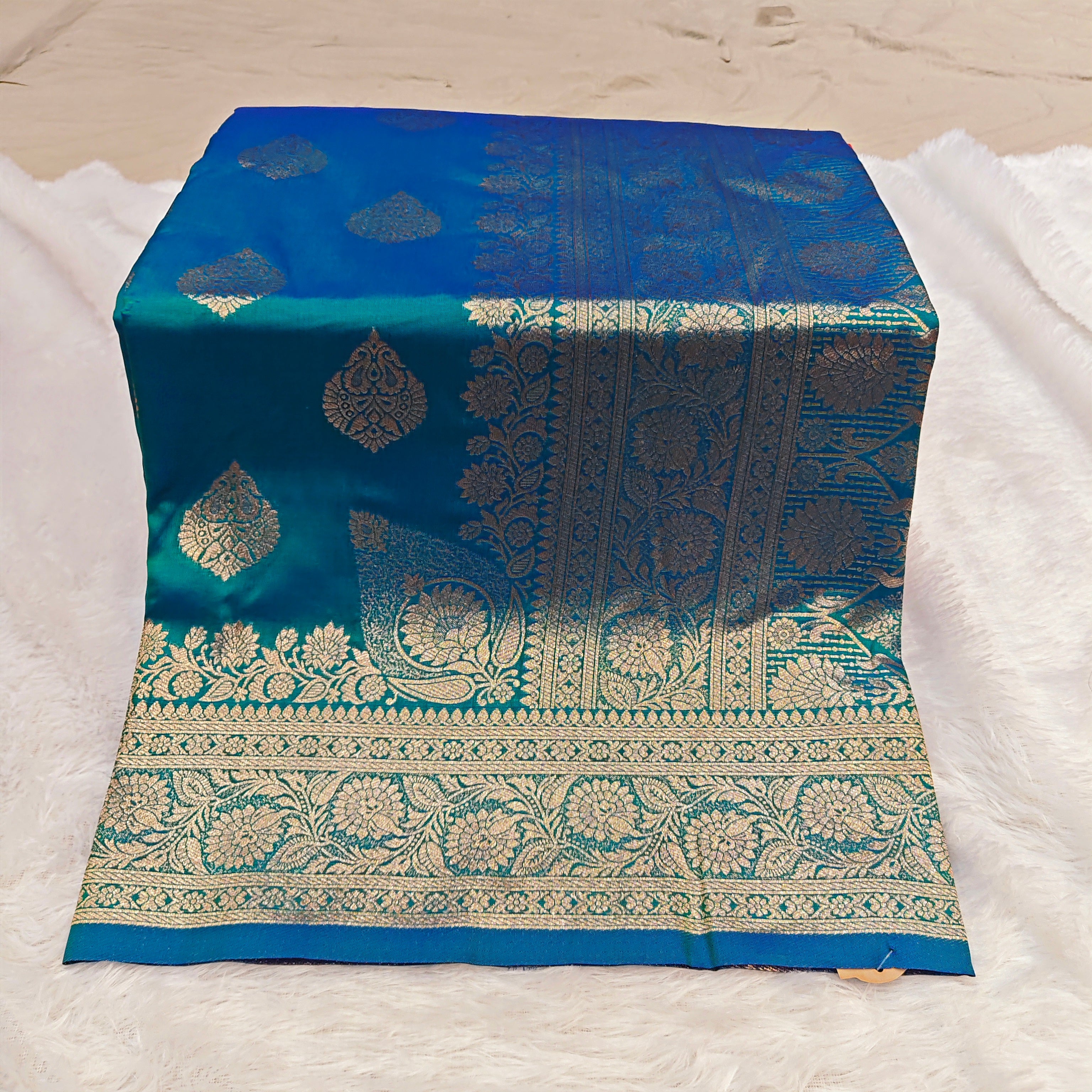 Premium Katpadar Saree: Traditional Elegance at an Unbeatable Price 499