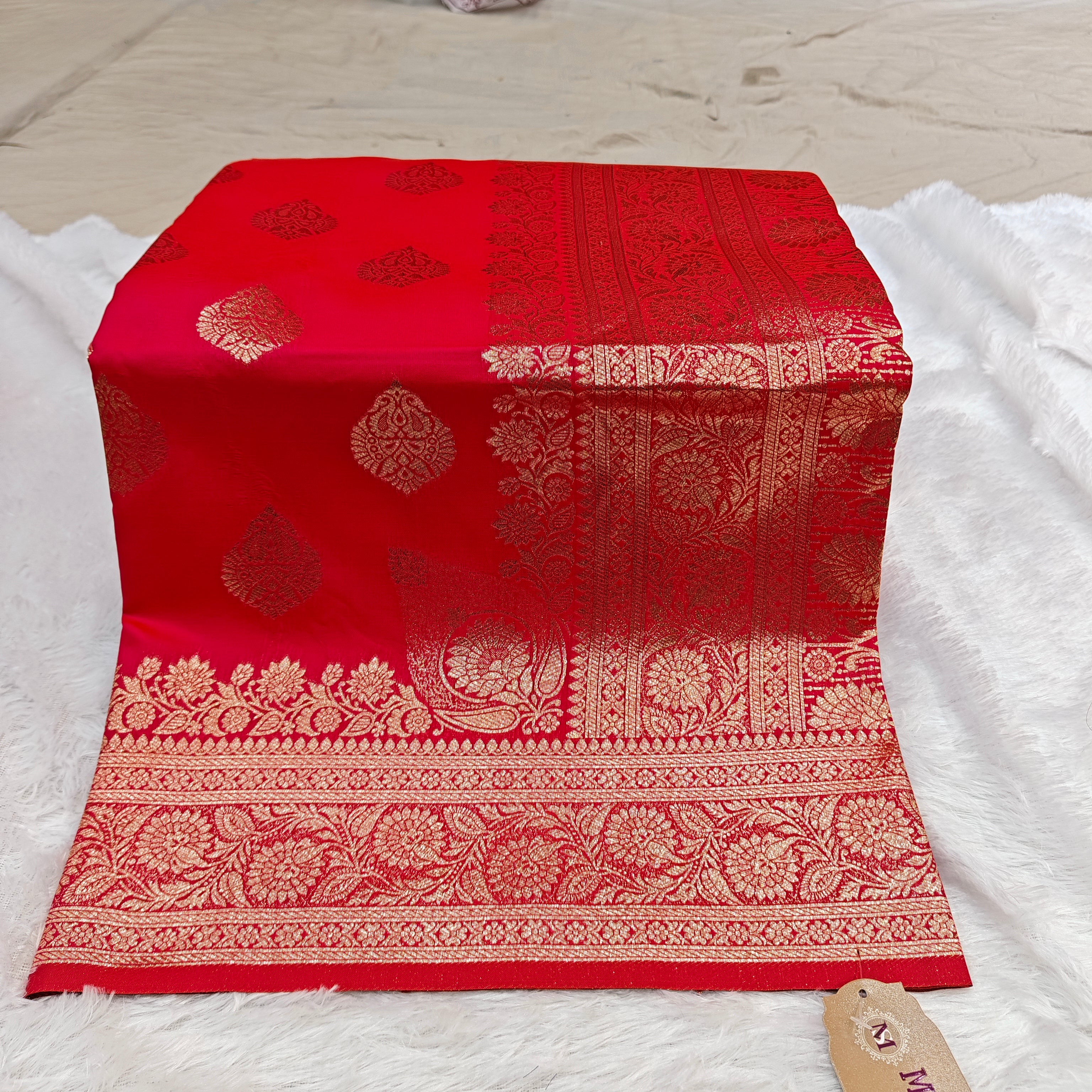 Premium Katpadar Saree: Traditional Elegance at an Unbeatable Price 499