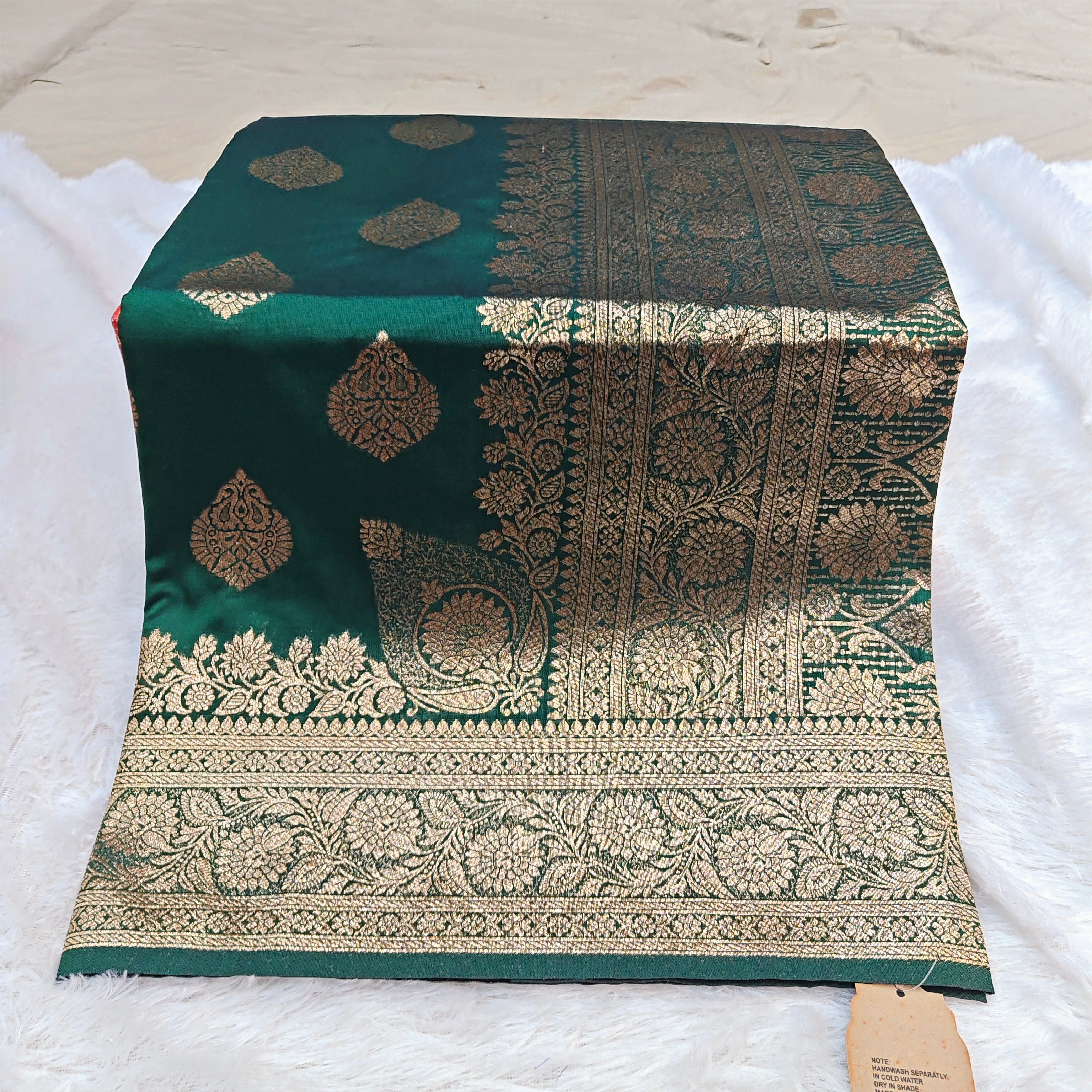 Premium Katpadar Saree: Traditional Elegance at an Unbeatable Price 499