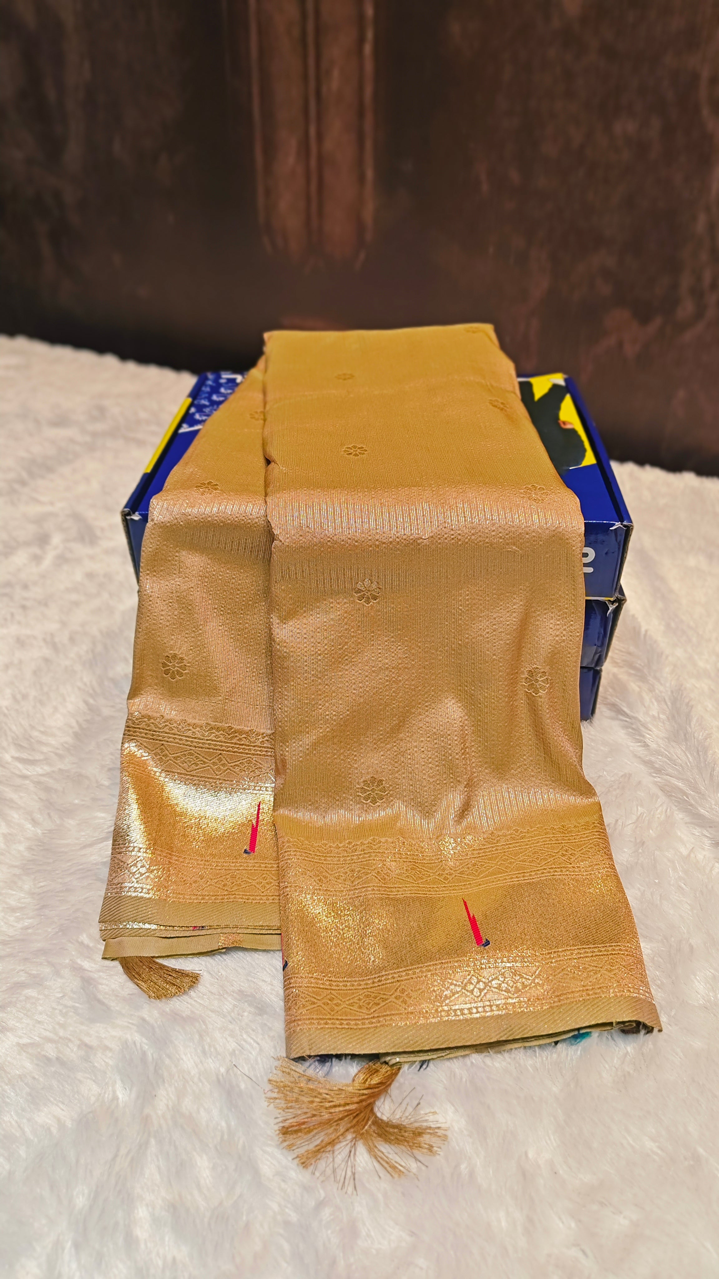 The Epitome of Royal Grace: Premium 2-Fidder Silk Saree