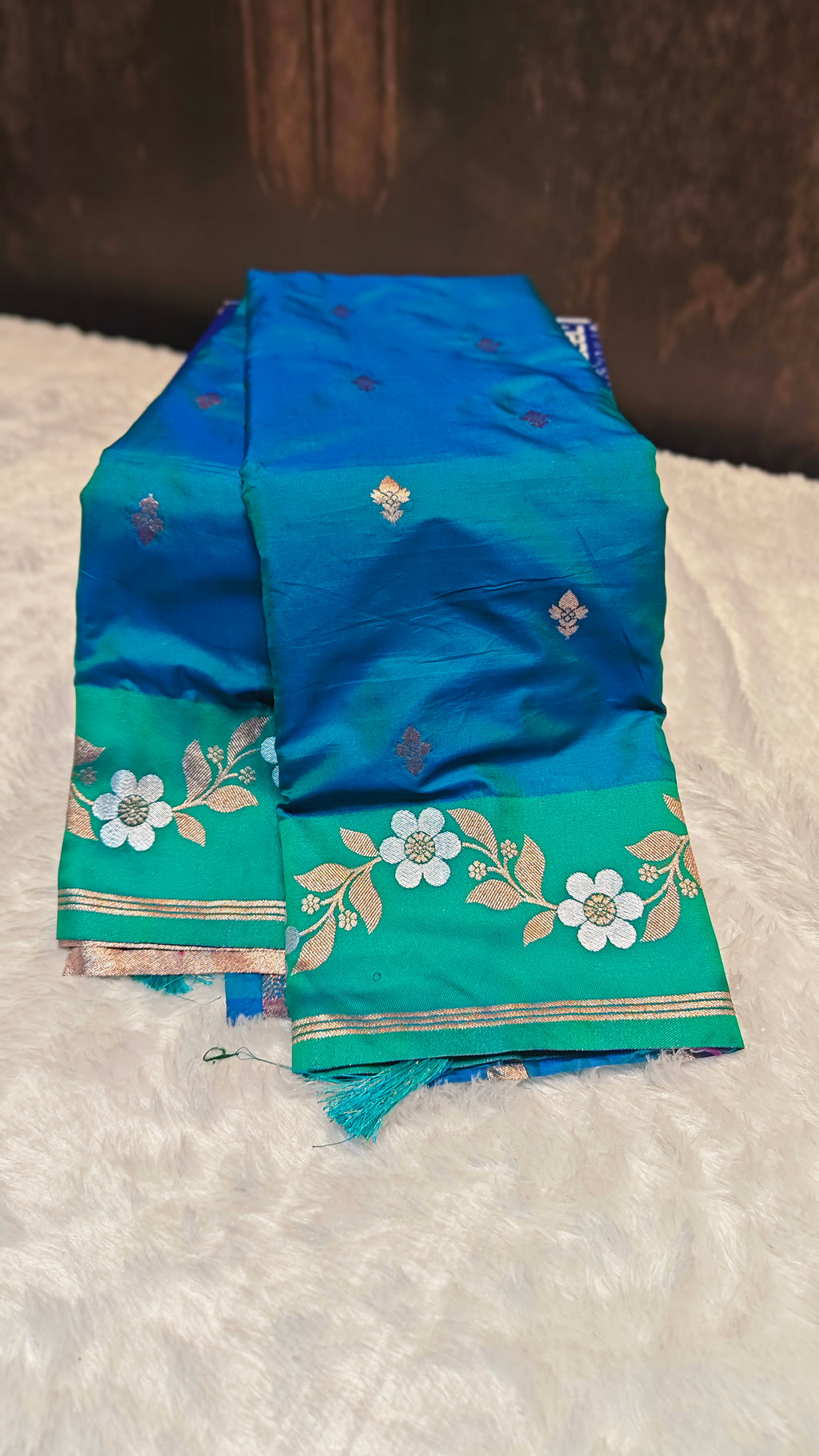 The Epitome of Royal Grace: Premium 2-Fidder Silk Saree