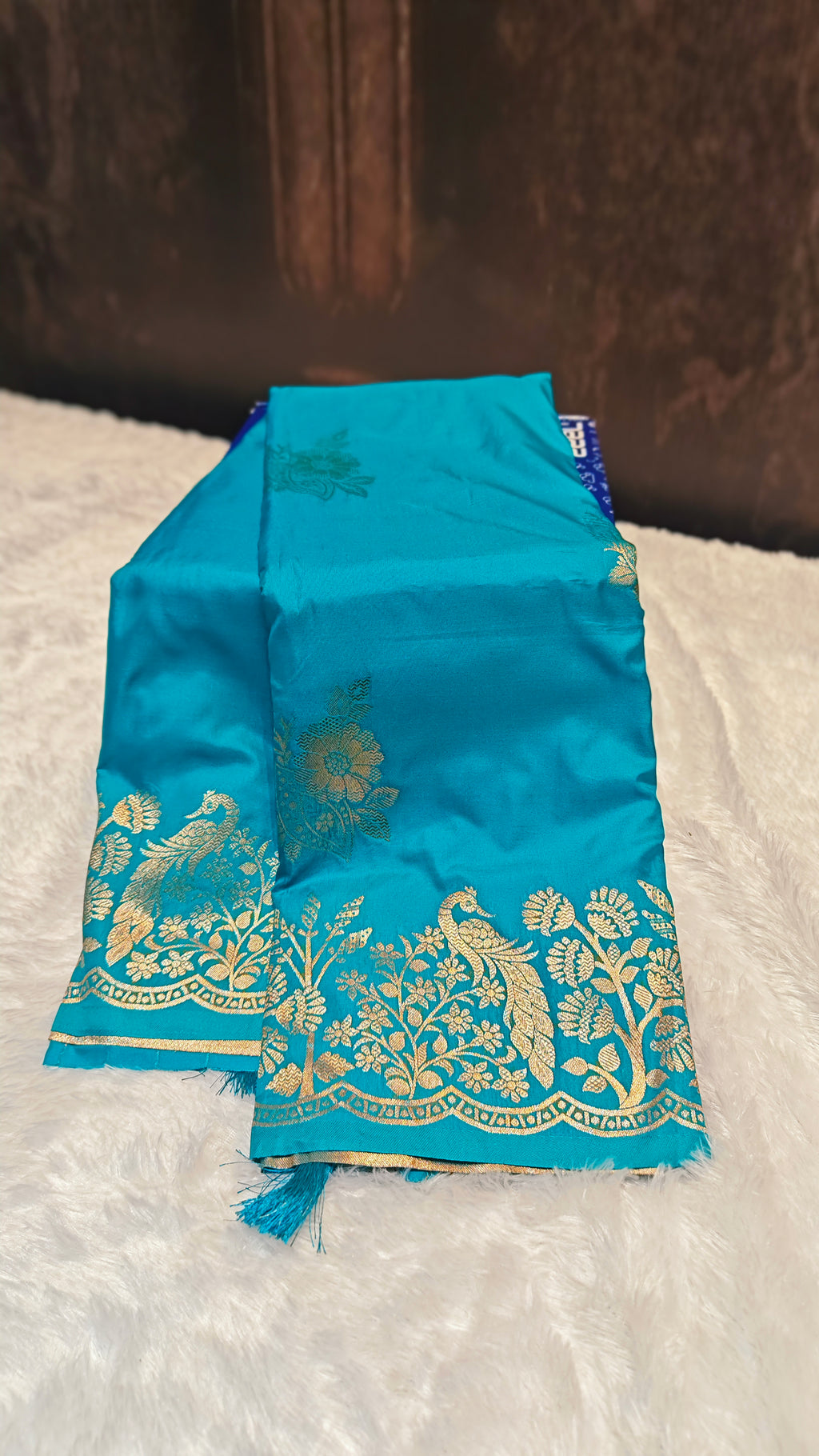 The Epitome of Royal Grace: Premium 2-Fidder Silk Saree