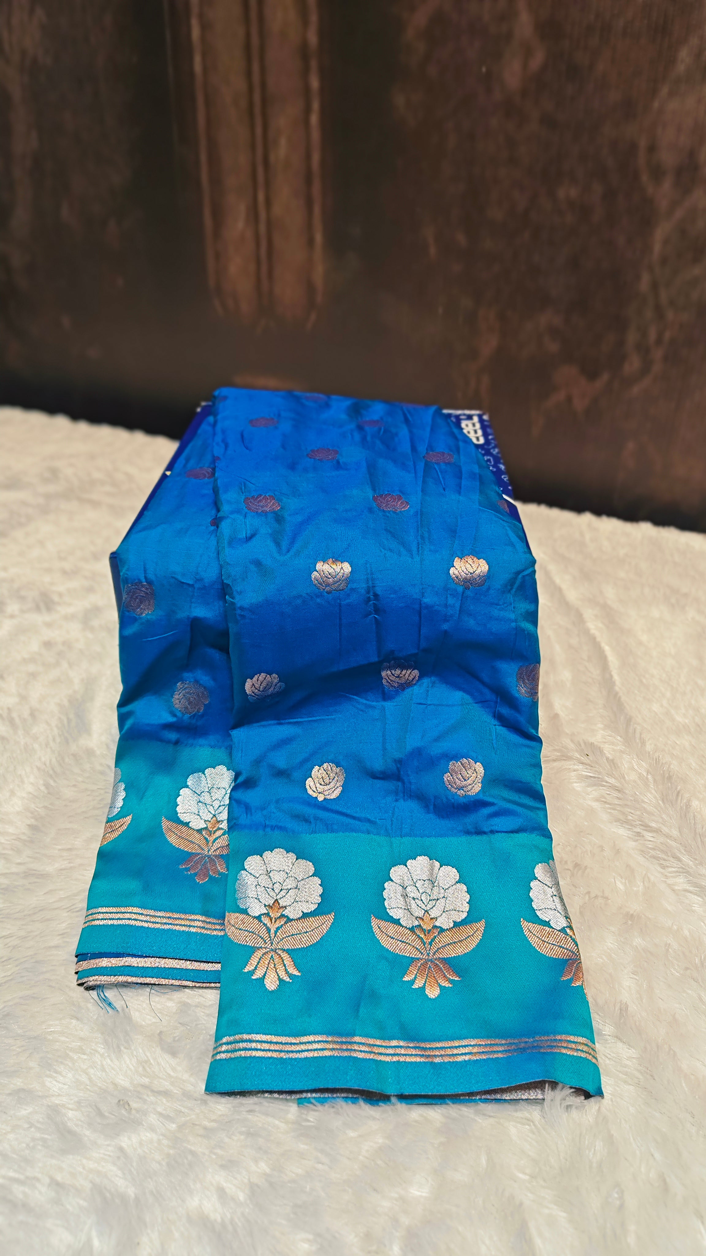 The Epitome of Royal Grace: Premium 2-Fidder Silk Saree