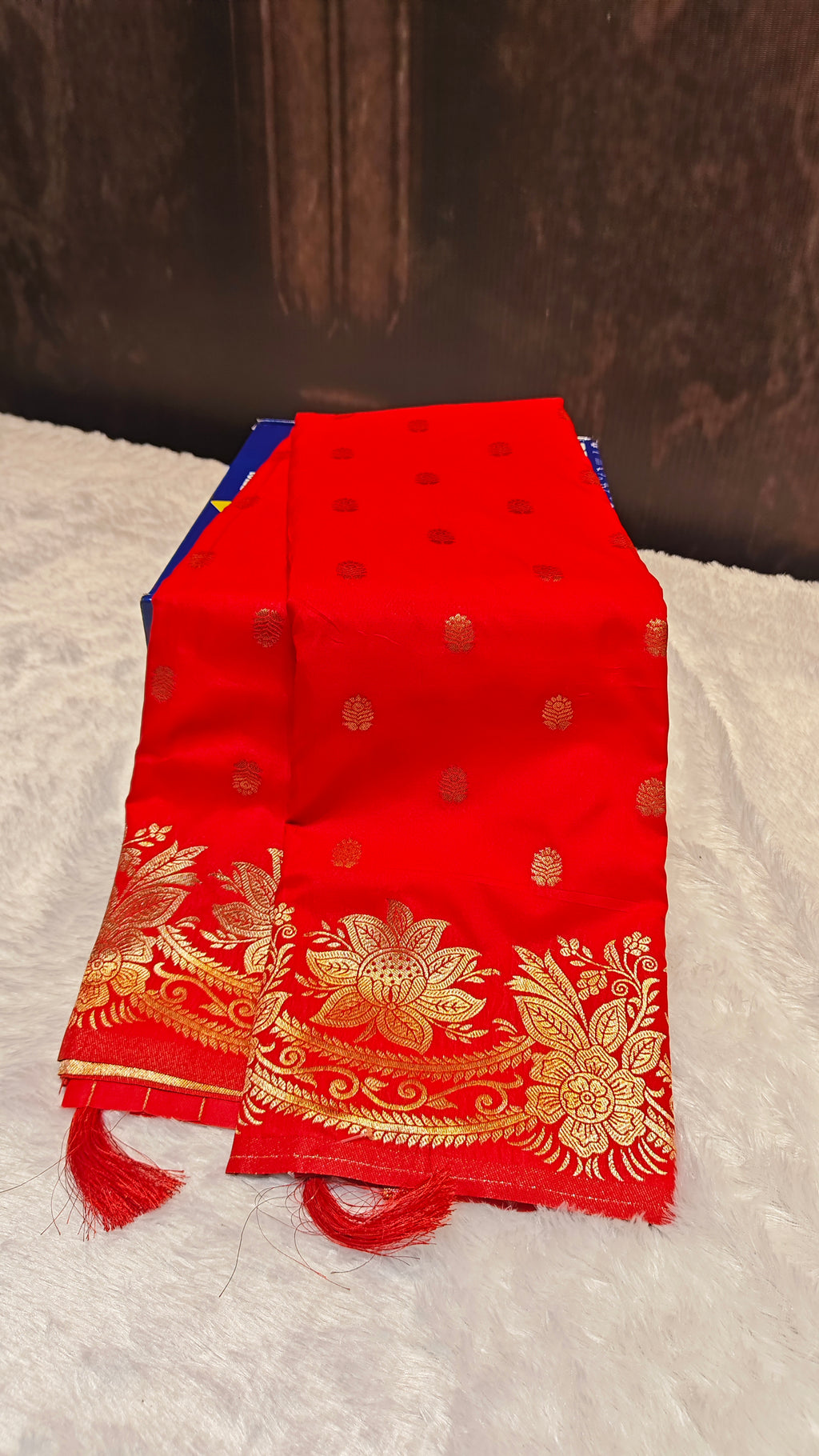 The Epitome of Royal Grace: Premium 2-Fidder Silk Saree