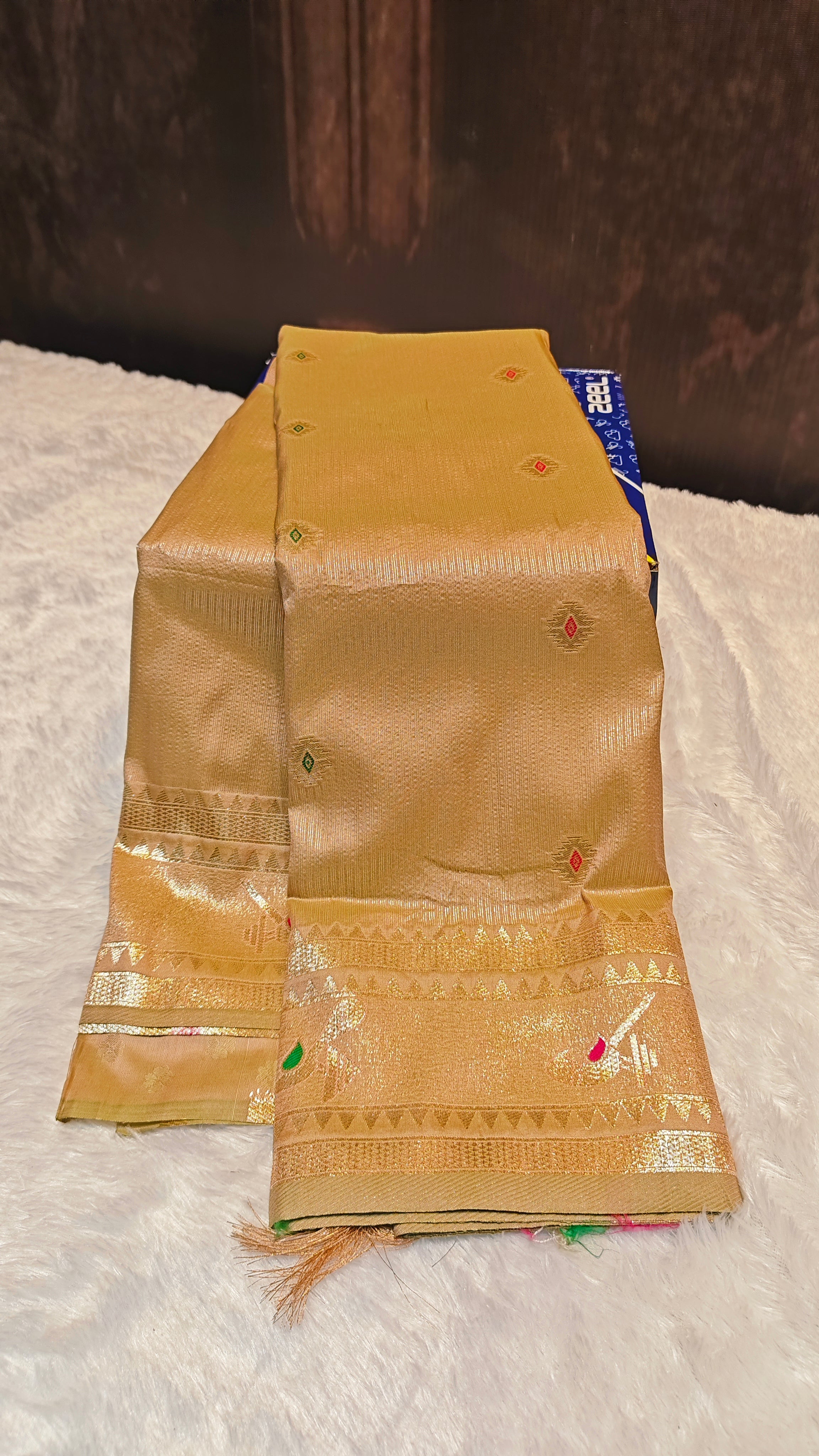 The Epitome of Royal Grace: Premium 2-Fidder Silk Saree