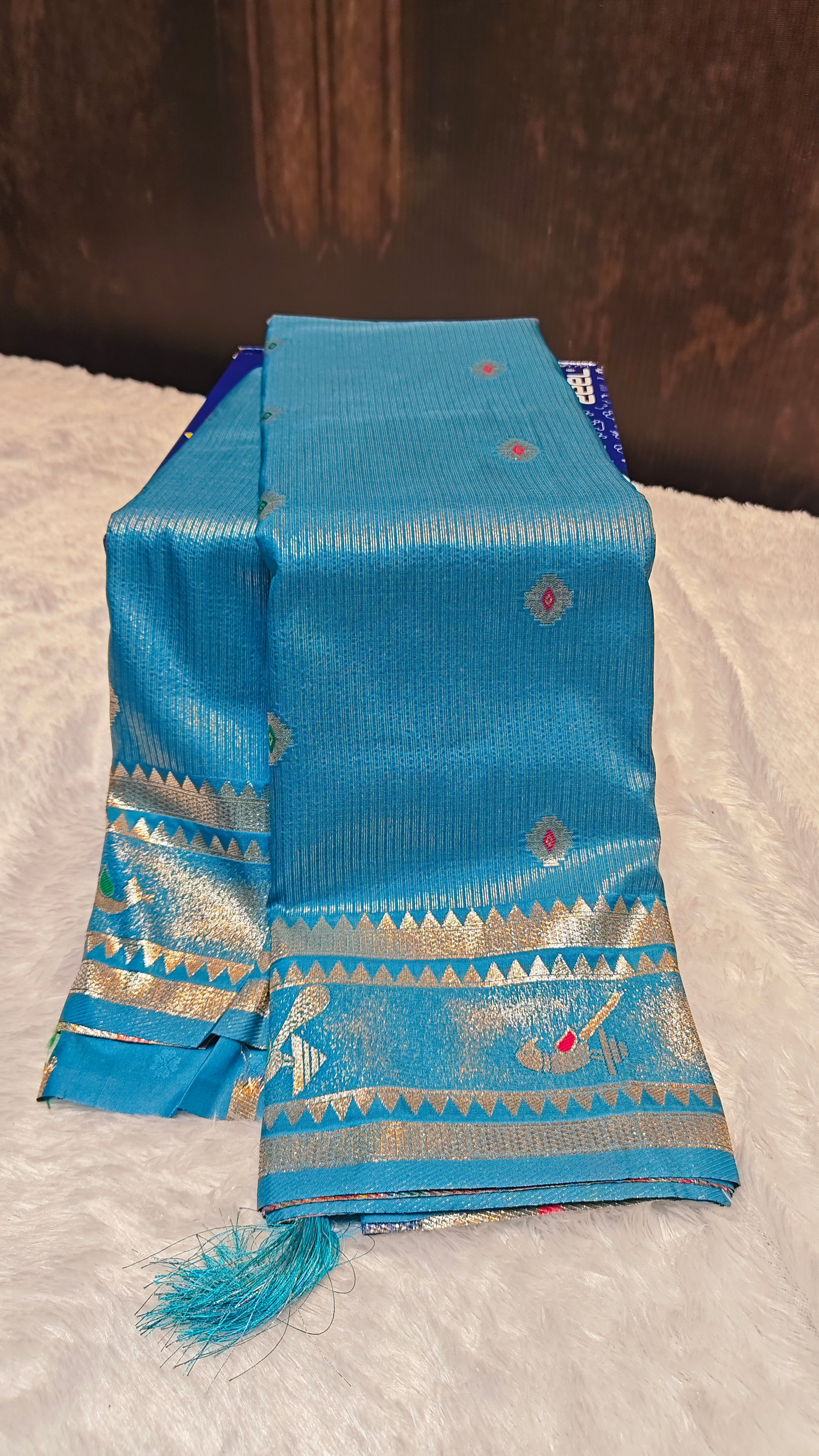 The Epitome of Royal Grace: Premium 2-Fidder Silk Saree