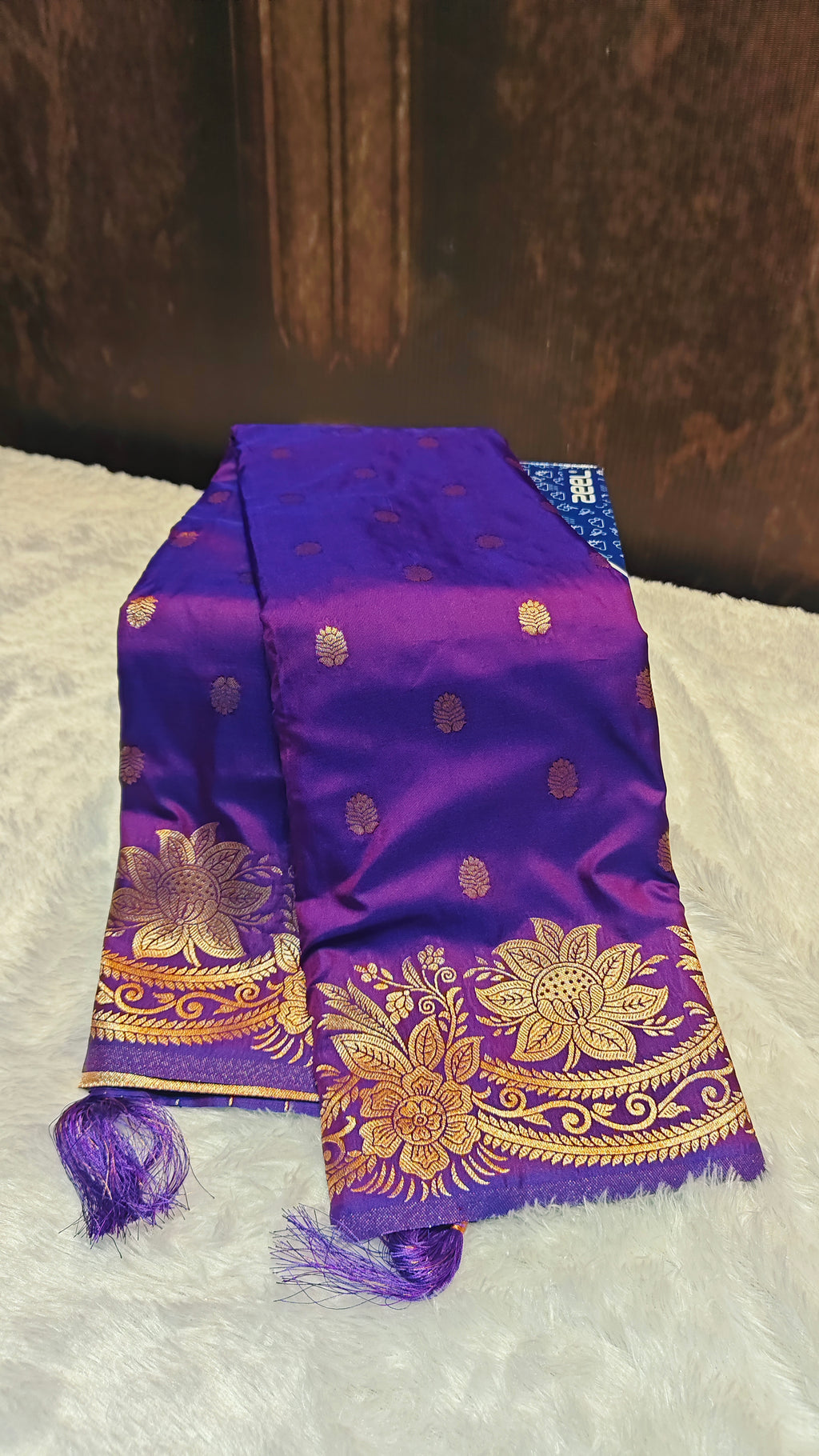The Epitome of Royal Grace: Premium 2-Fidder Silk Saree