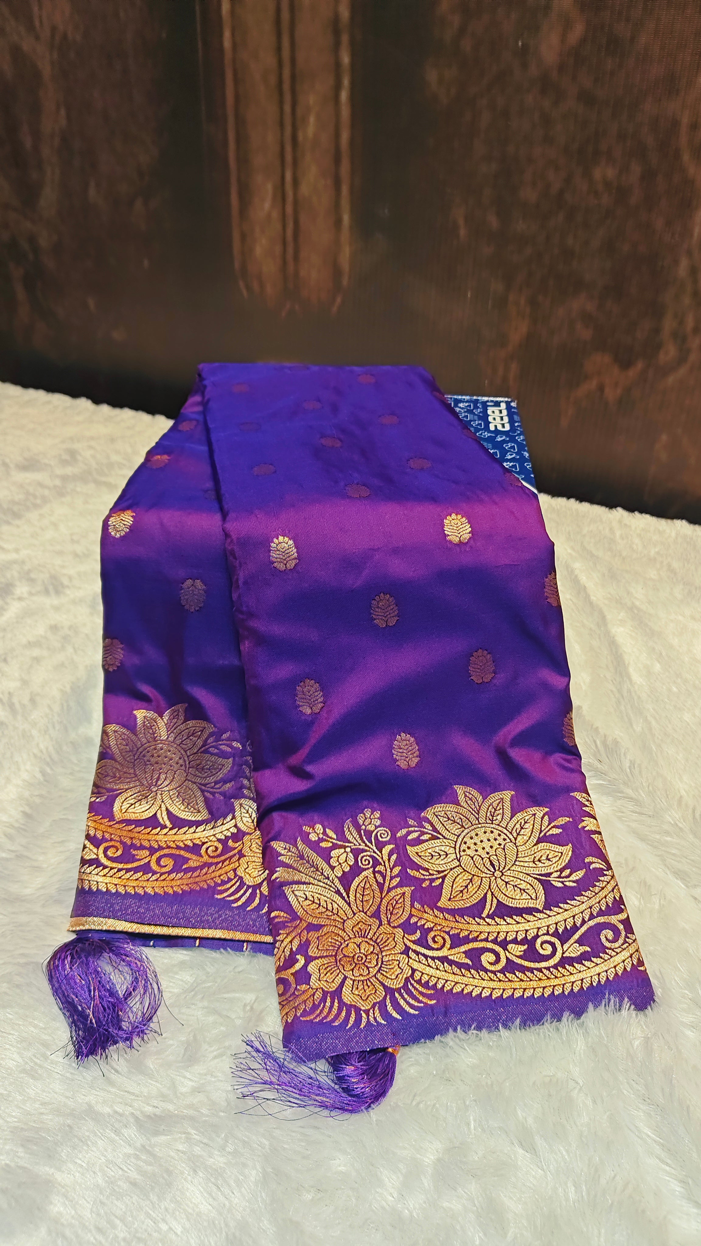 The Epitome of Royal Grace: Premium 2-Fidder Silk Saree