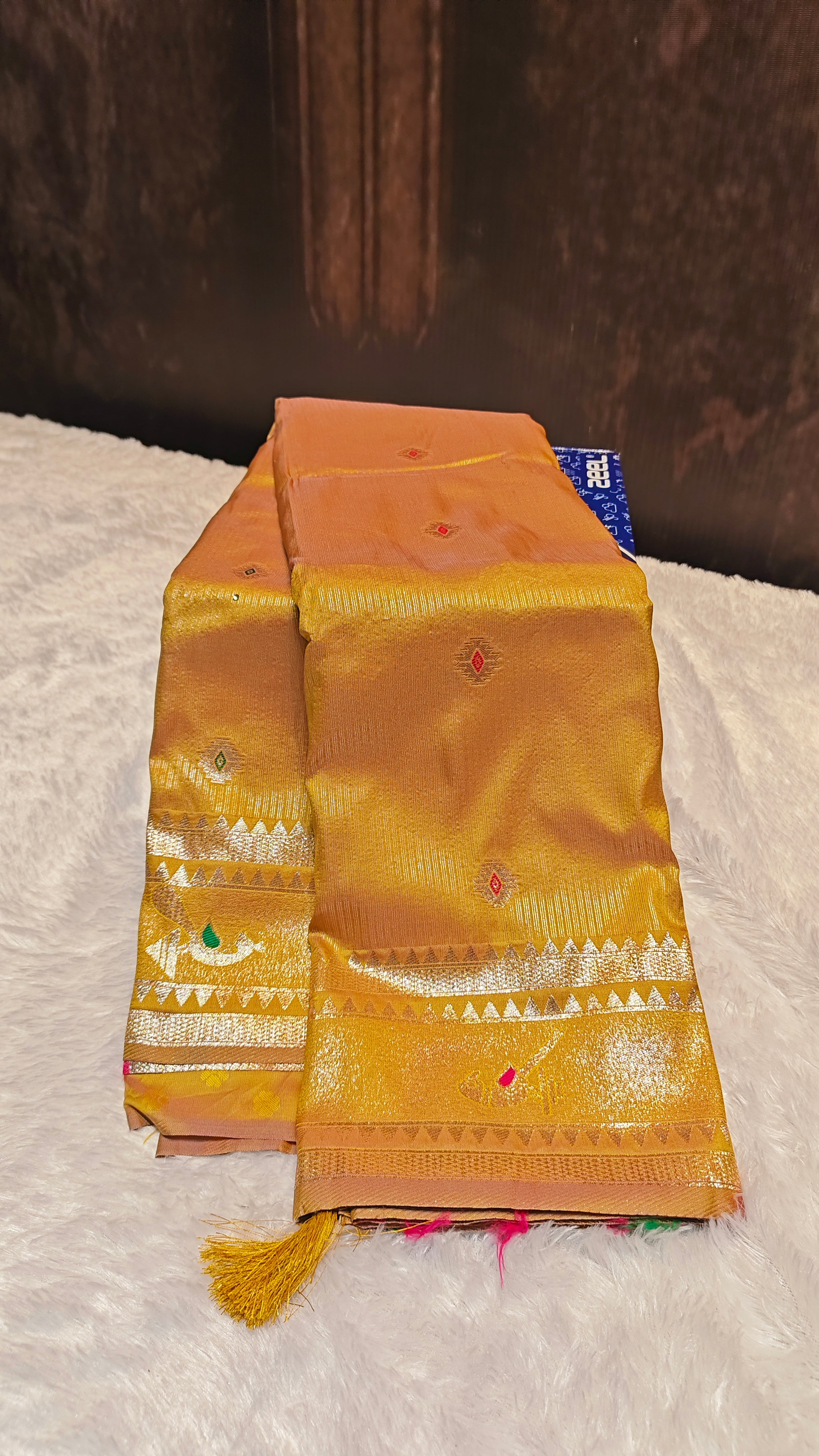 The Epitome of Royal Grace: Premium 2-Fidder Silk Saree