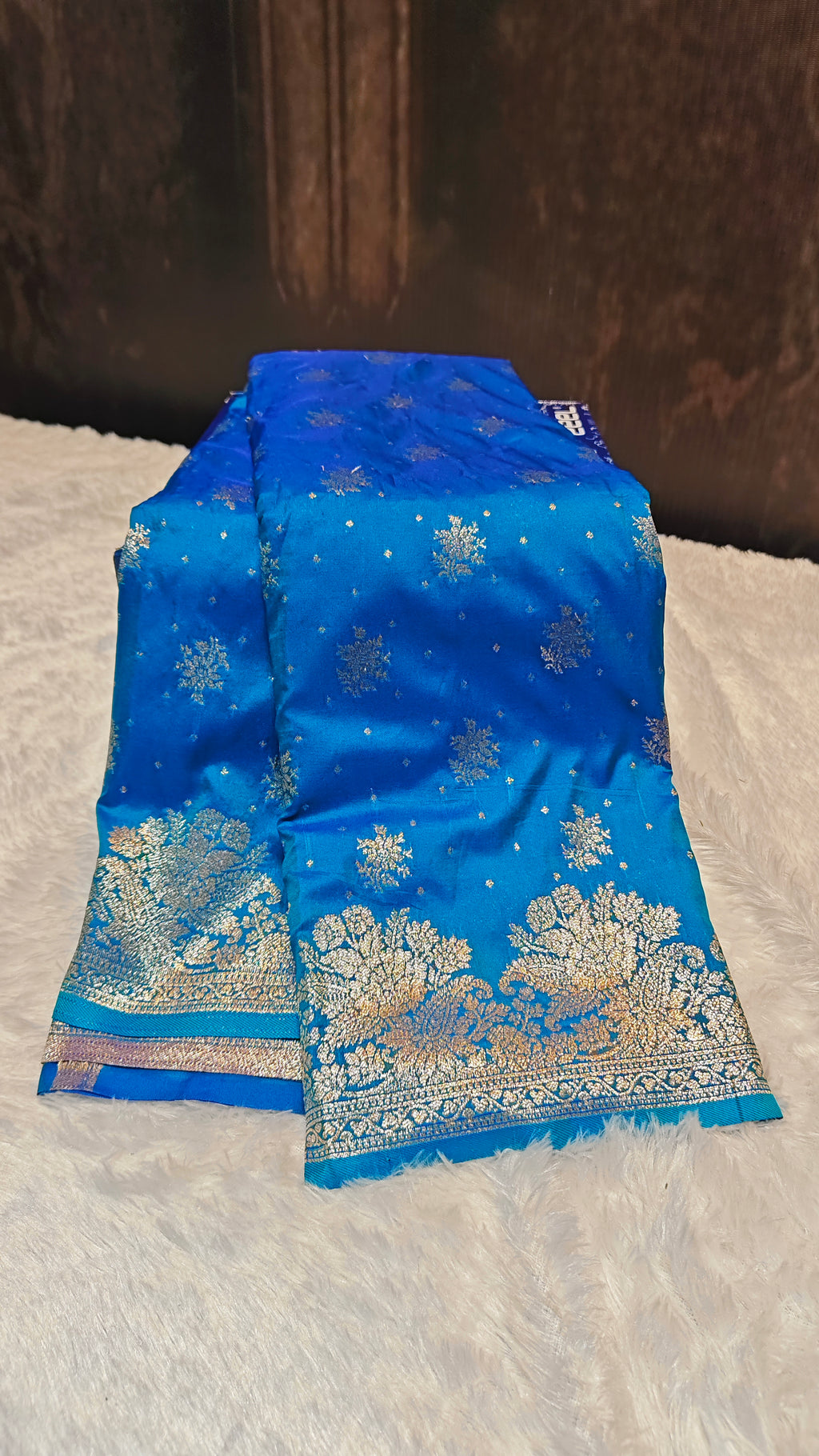 The Epitome of Royal Grace: Premium 2-Fidder Silk Saree