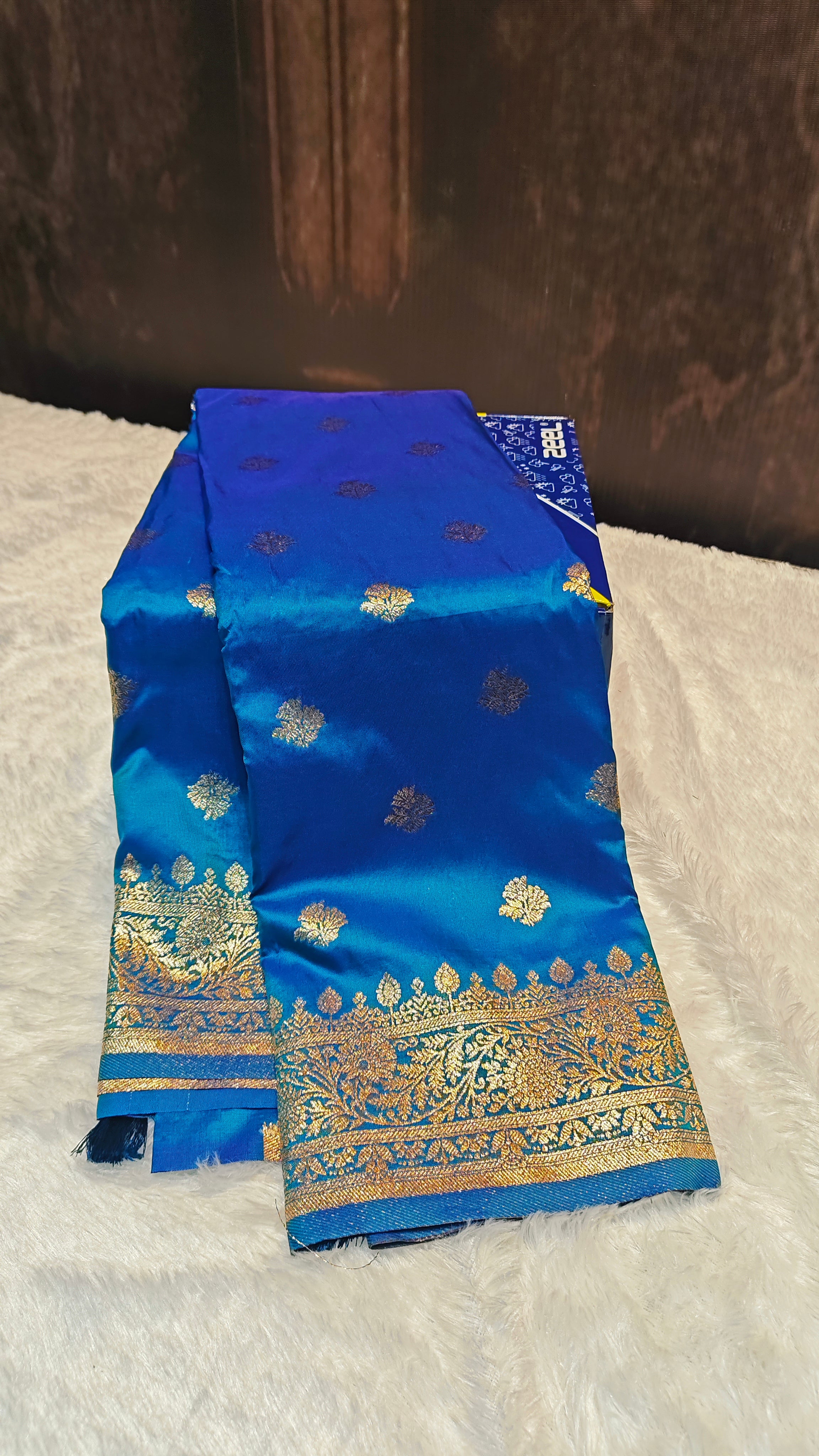 The Epitome of Royal Grace: Premium 2-Fidder Silk Saree