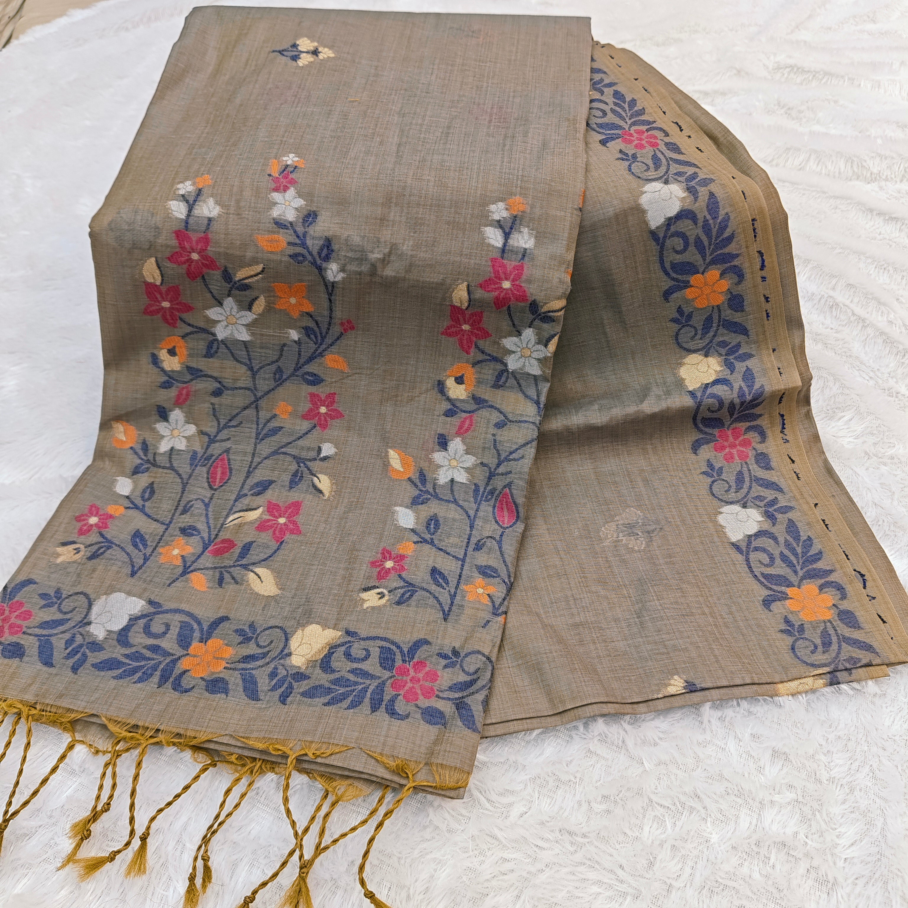 Pure Cotton Sarees: The Floral Pallu Collection Only 999