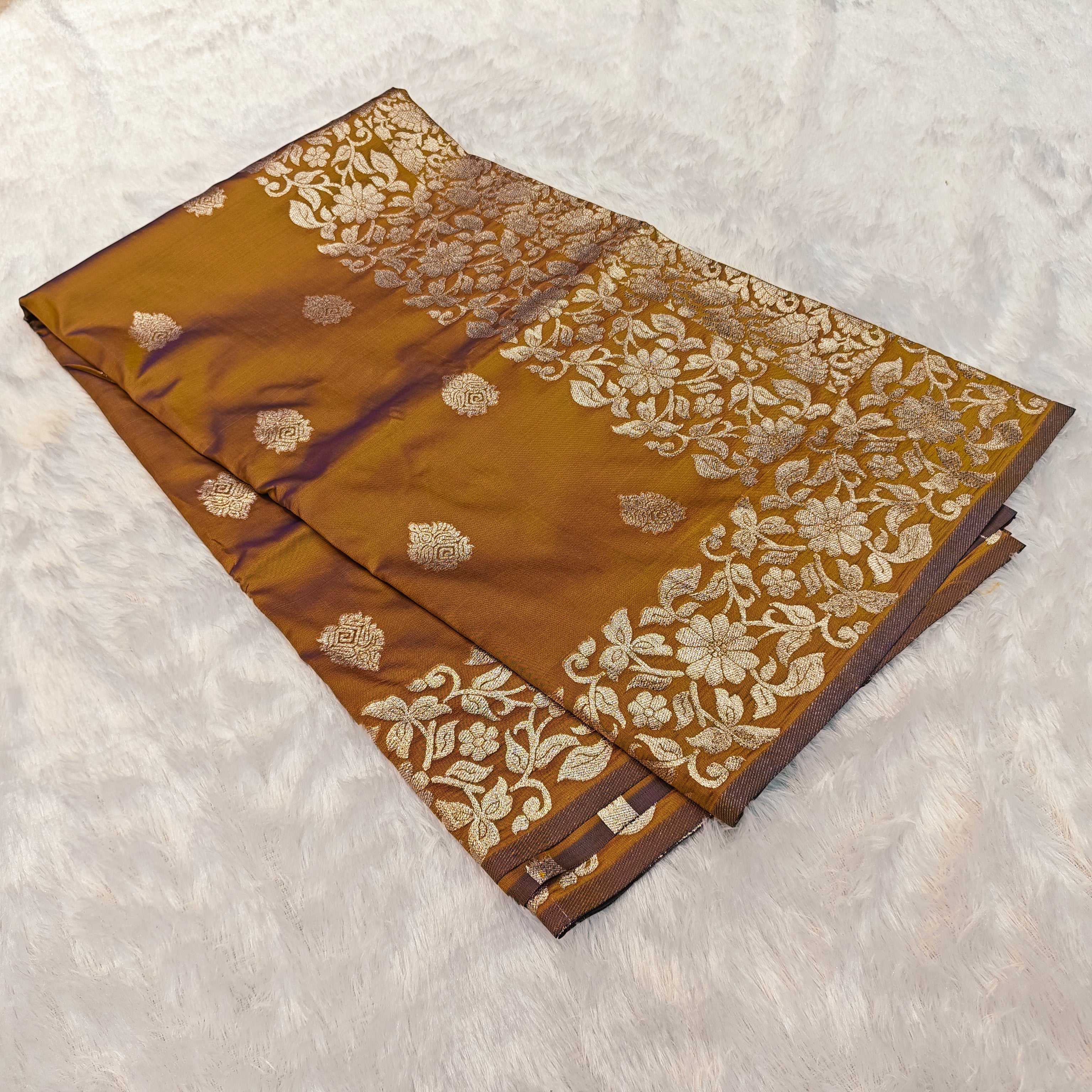 Takshashila Exclusive Silk Saree – Rich Gold Jari Work with All-Over Butti Design 1018