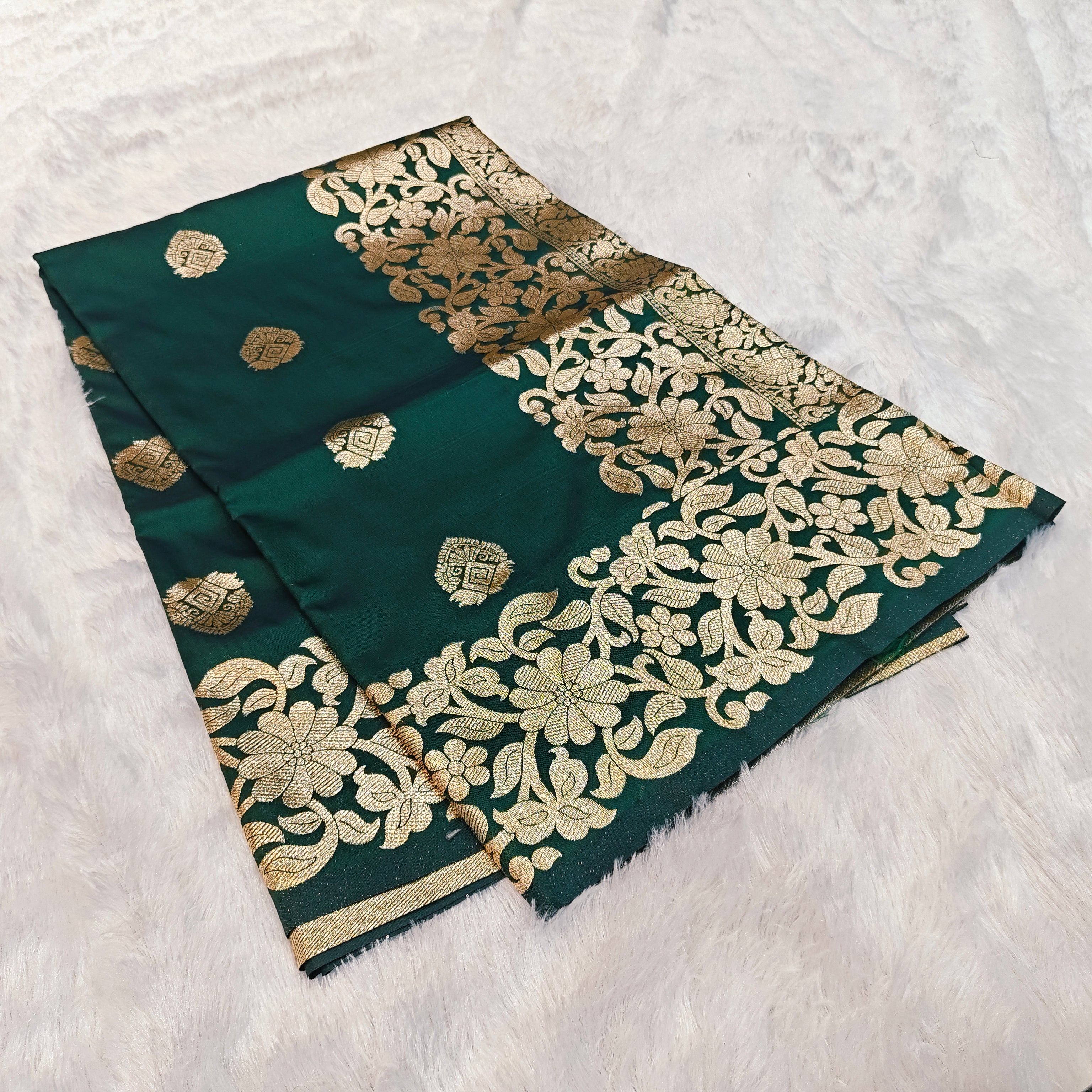 Takshashila Exclusive Silk Saree – Rich Gold Jari Work with All-Over Butti Design 1018